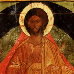 icona cristo pantocratore, icona russa antica, arte sacra russa, pittura religiosa, simbolismo cristiano, iconografia bizantina